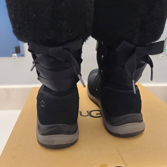 Ugg boots - Picture 10 of 10